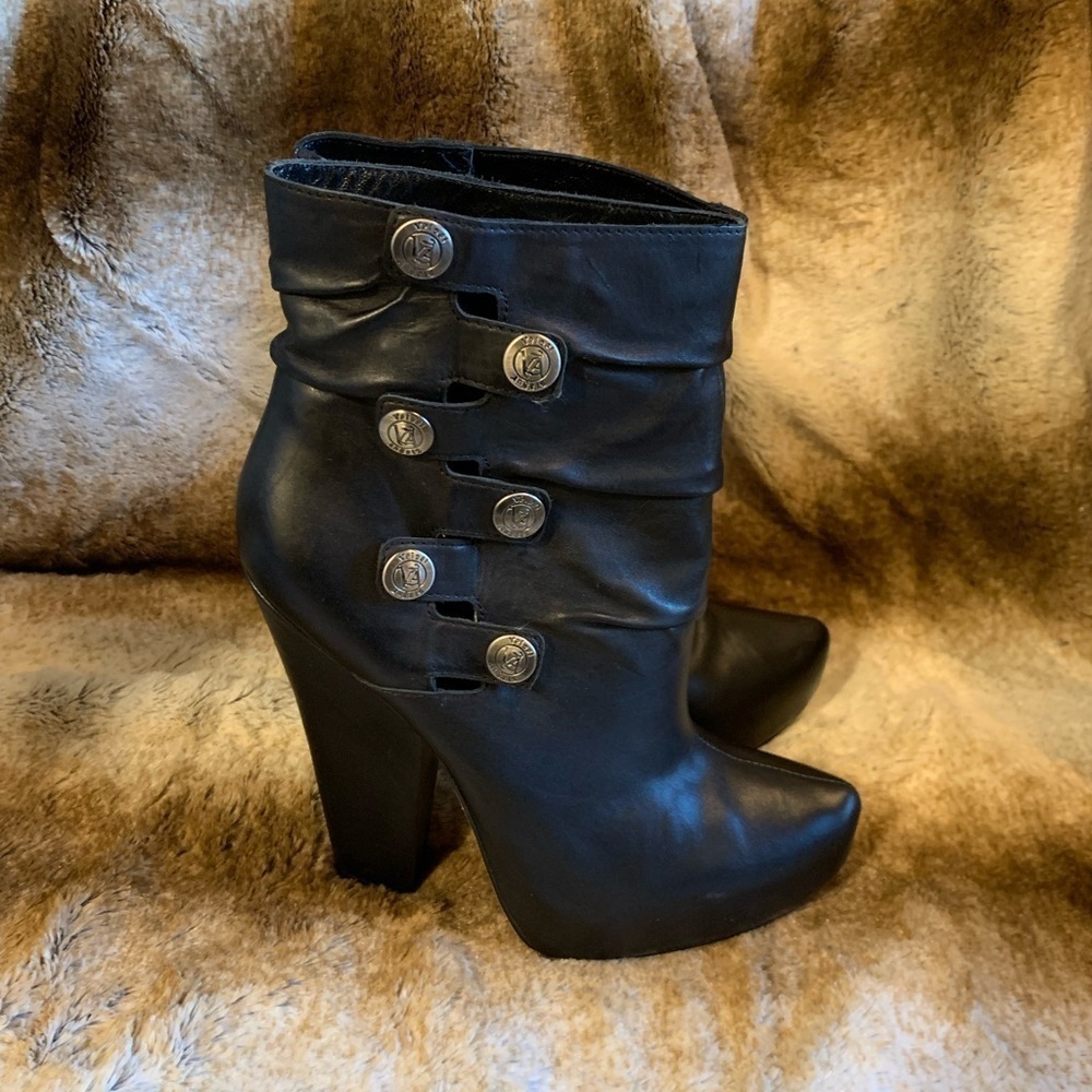 Velvet angels Cleo ruched leather snap up ankle platform boots 37